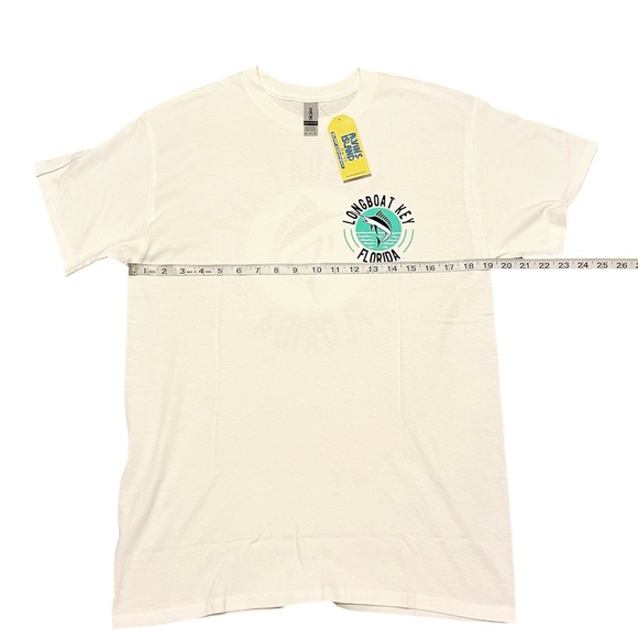 Gildan White Graphic Beach T-Shirt 100% Cotton Size: Medium - Picture 3 of 7